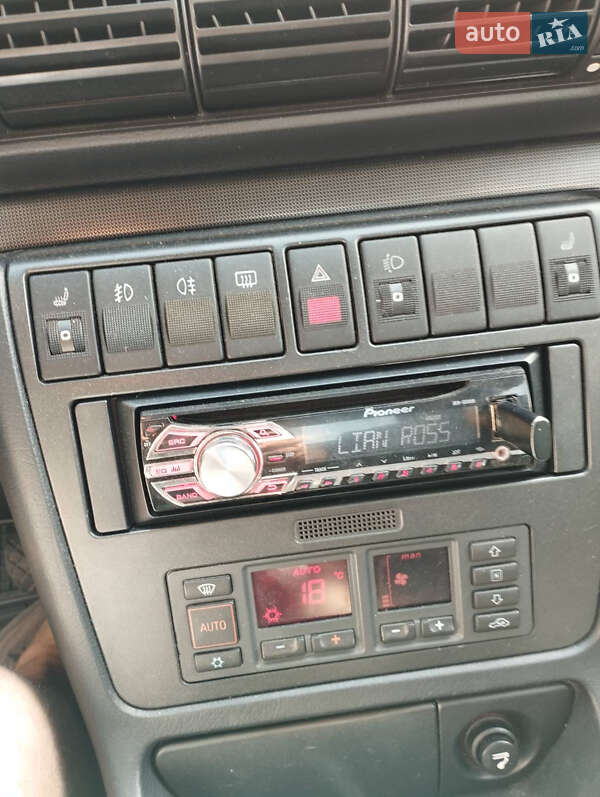 Седан Audi A4 1995 в Андріївці