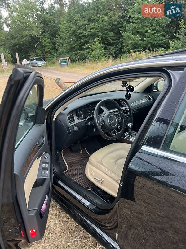 Седан Audi A4 2015 в Ивано-Франковске