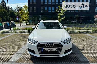 Седан Audi A4 2016 в Львове