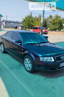 Седан Audi A4 2003 в Березному