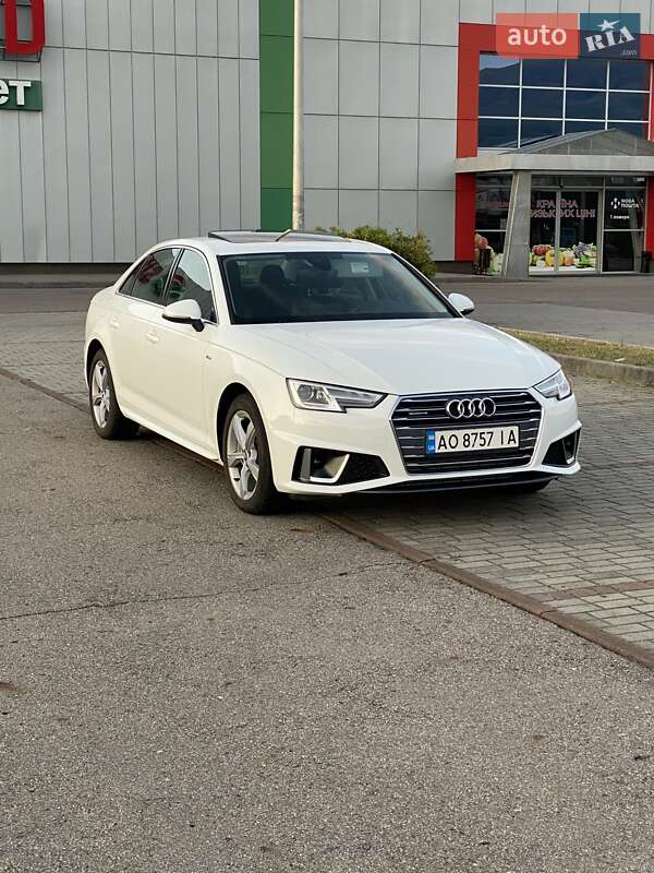 Седан Audi A4 2019 в Тячеве