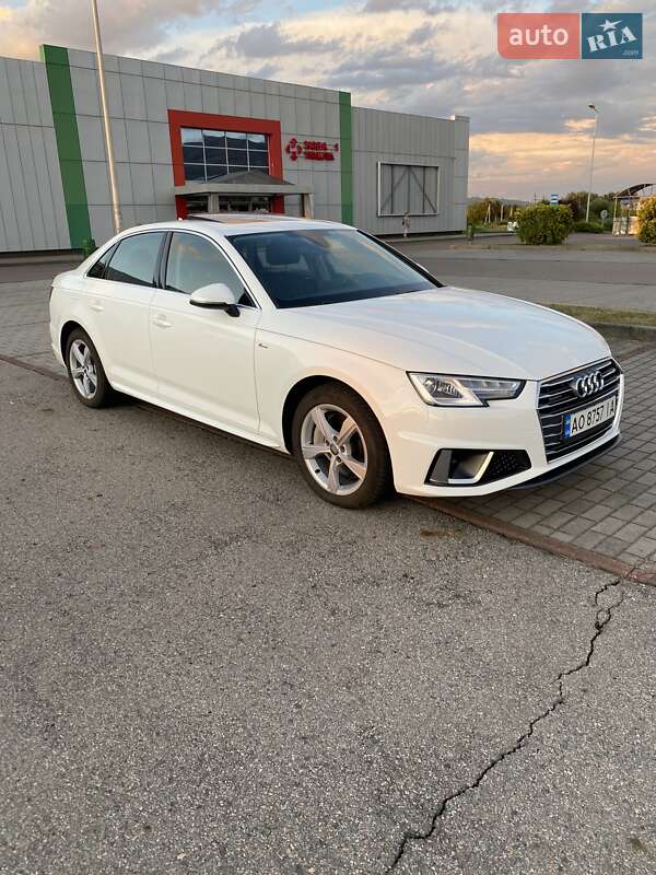Седан Audi A4 2019 в Тячеве