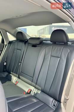 Седан Audi A4 2017 в 
