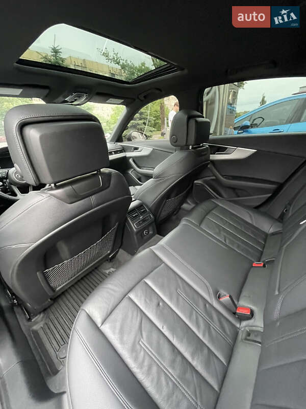 Седан Audi A4 2017 в Львове