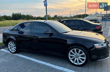 Седан Audi A4 2012 в Львове