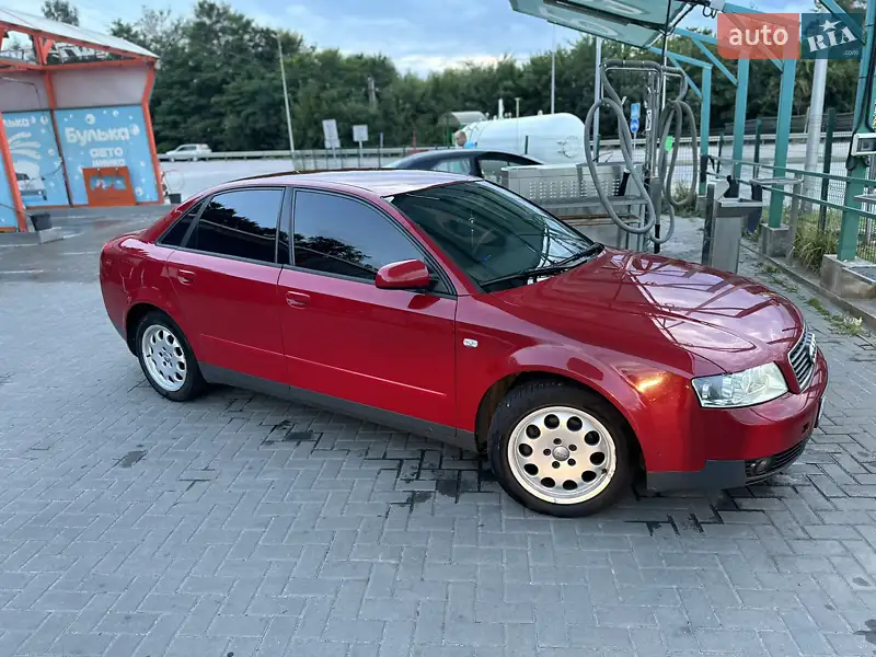 Седан Audi A4 2001 в 