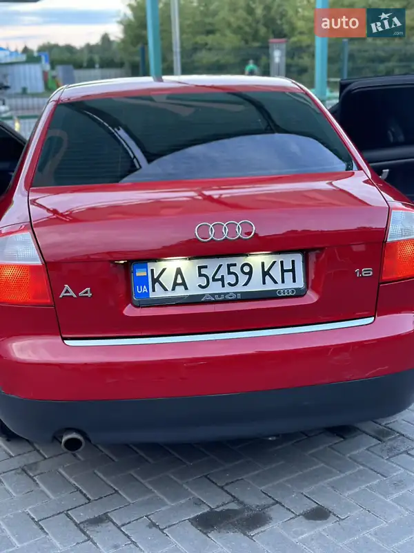 Седан Audi A4 2001 в 