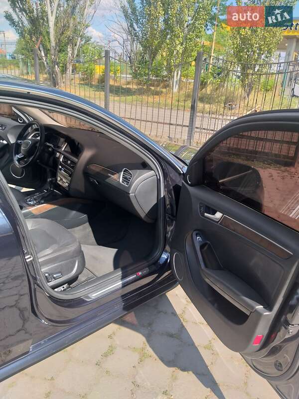 Седан Audi A4 2013 в Одессе