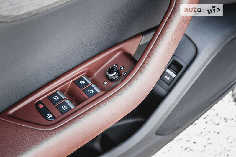 Седан Audi A4 2019 в Хусте
