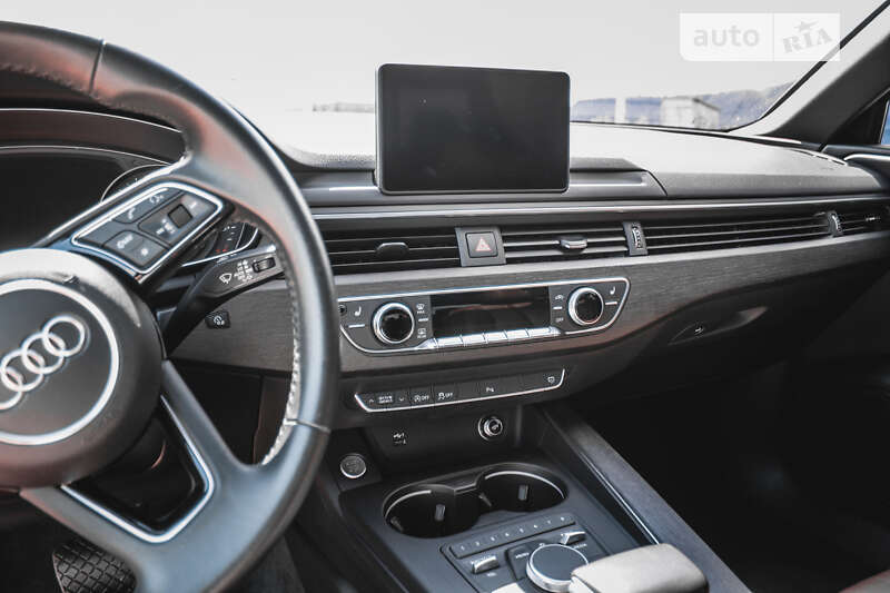 Седан Audi A4 2019 в Хусте