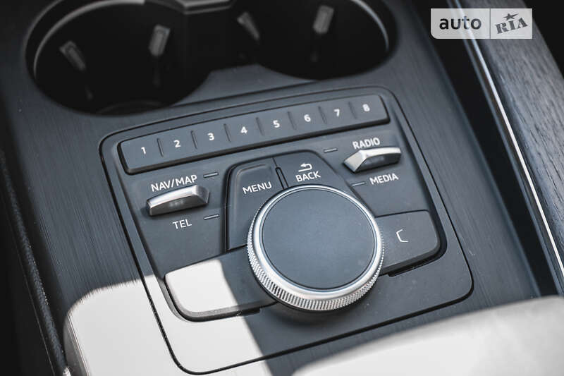 Седан Audi A4 2019 в Хусте