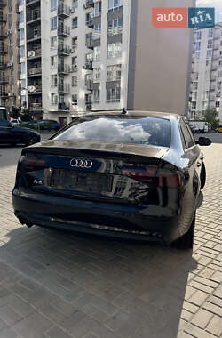 Седан Audi A4 2014 в Днепре