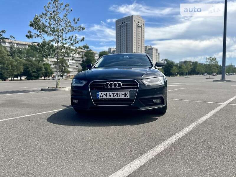Универсал Audi A4 2014 в Киеве