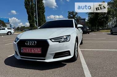 Седан Audi A4 2019 в Житомирі