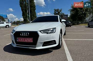 Седан Audi A4 2019 в 