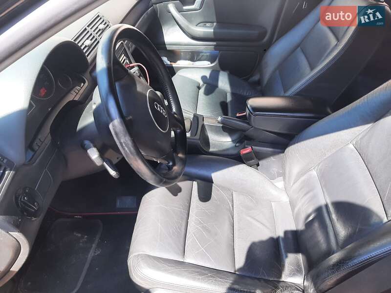 Универсал Audi A4 2002 в Миргороде