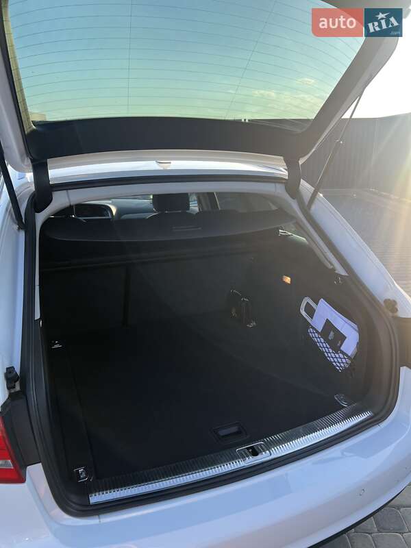 Универсал Audi A4 2012 в Мукачево