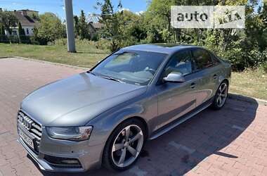 Седан Audi A4 2014 в Мукачево