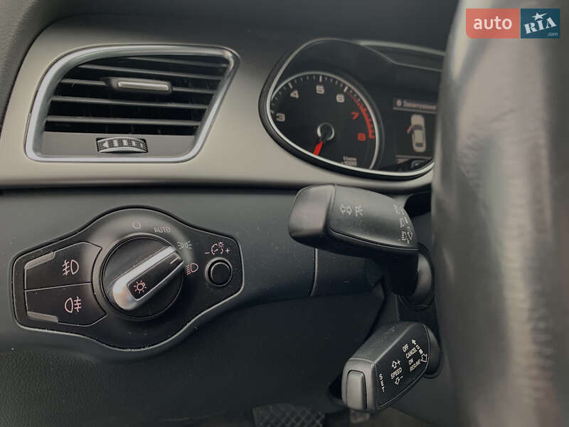 Седан Audi A4 2012 в Львове