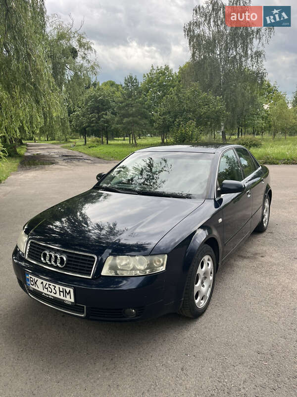Седан Audi A4 2004 в Рівному