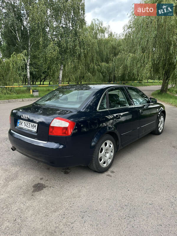 Седан Audi A4 2004 в Рівному