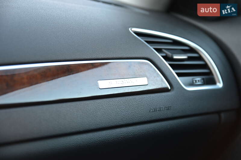 Седан Audi A4 2014 в Луцке