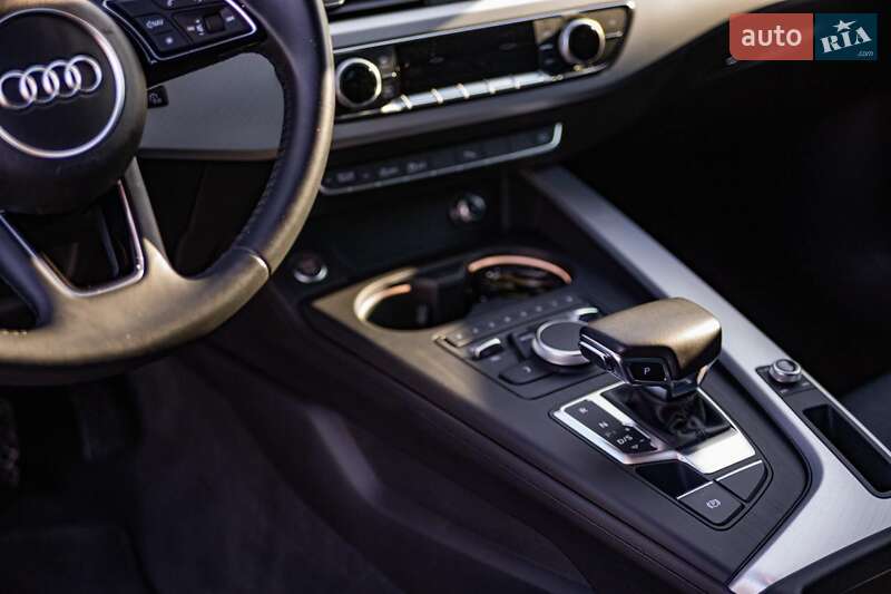 Седан Audi A4 2017 в Запорожье