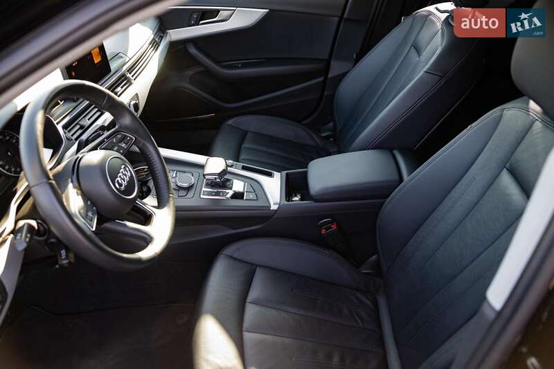 Седан Audi A4 2017 в Запорожье