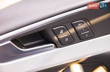 Седан Audi A4 2017 в Запорожье
