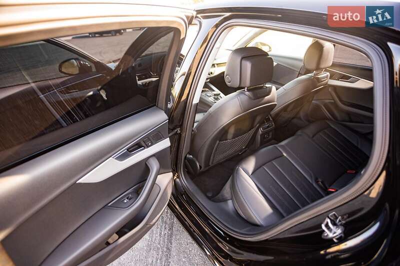 Седан Audi A4 2017 в Запорожье