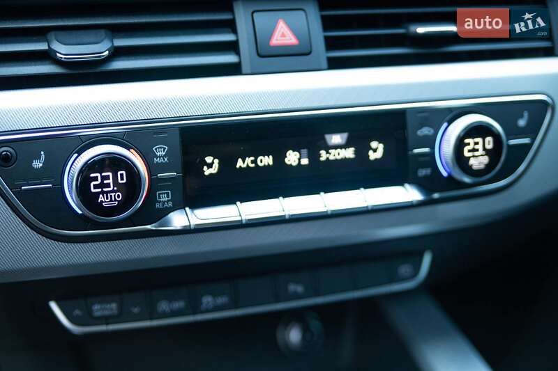 Седан Audi A4 2017 в Запорожье