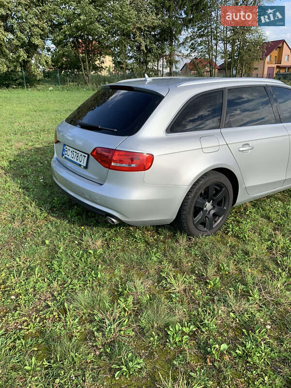 Универсал Audi A4 2012 в Городке
