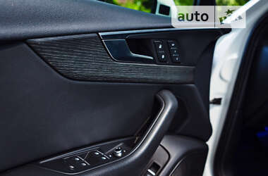 Седан Audi A4 2018 в 