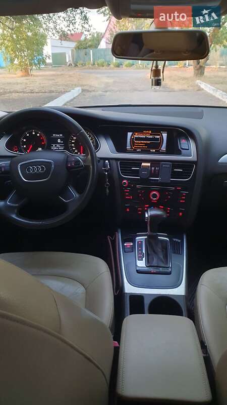 Седан Audi A4 2012 в Смолином