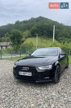 Седан Audi A4 2012 в Нижней Апше