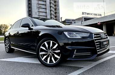 Седан Audi A4 2018 в 