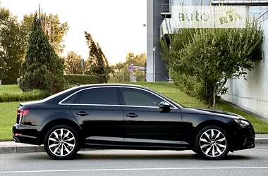 Седан Audi A4 2018 в 