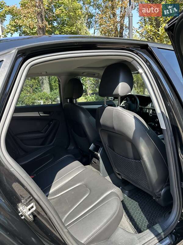 Седан Audi A4 2012 в Киеве