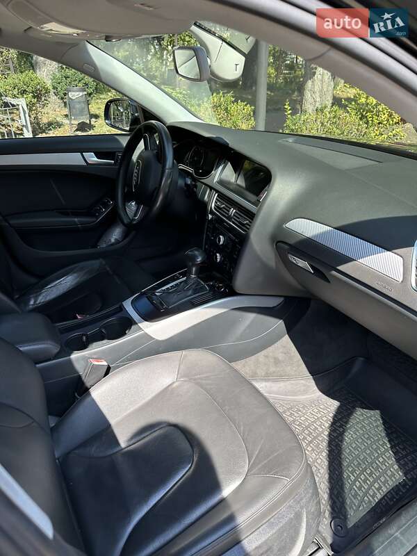 Седан Audi A4 2012 в Киеве