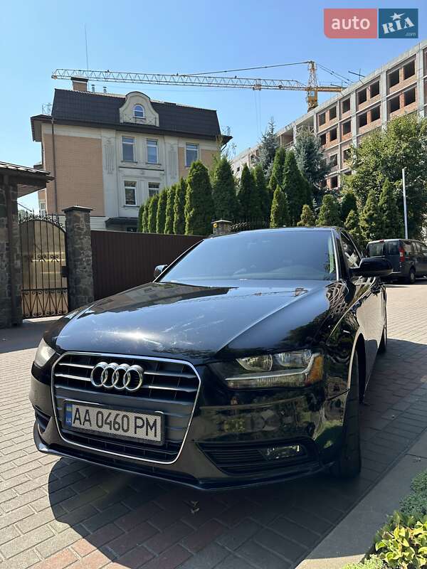 Седан Audi A4 2012 в Киеве