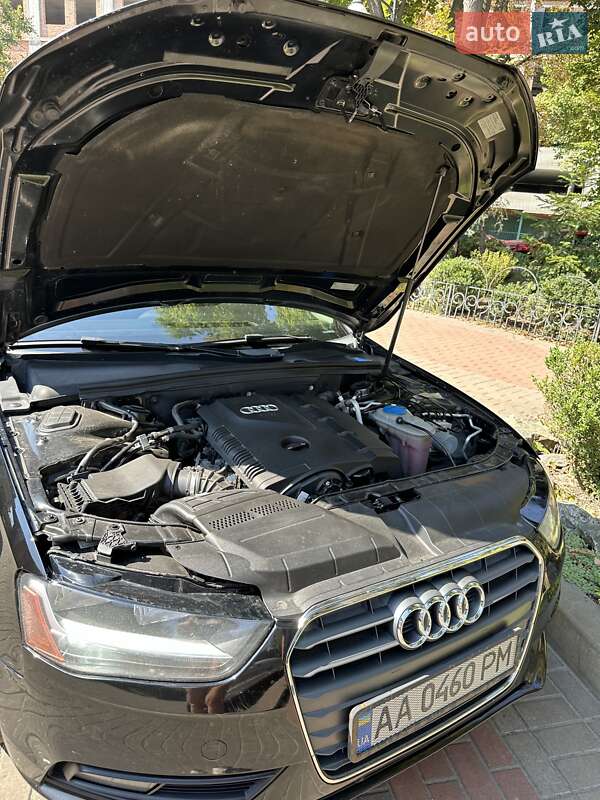 Седан Audi A4 2012 в Киеве