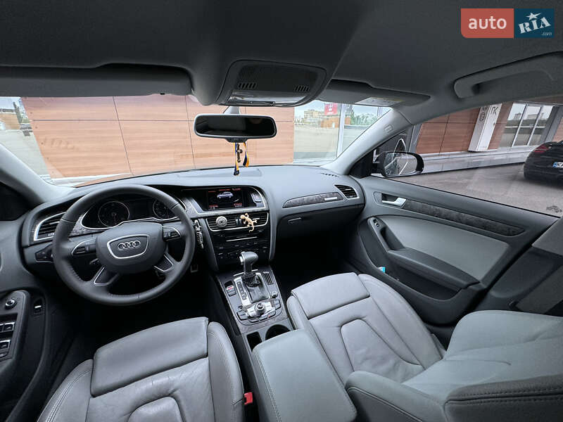 Универсал Audi A4 2015 в Киеве