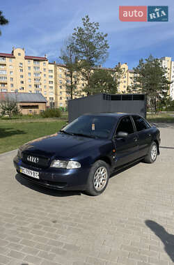 Седан Audi A4 1996 в Новояворівську