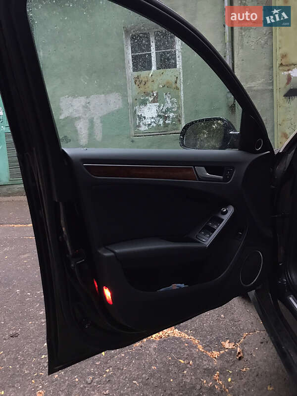 Седан Audi A4 2011 в Одессе
