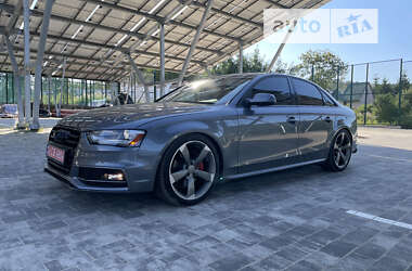 Седан Audi A4 2013 в Львові