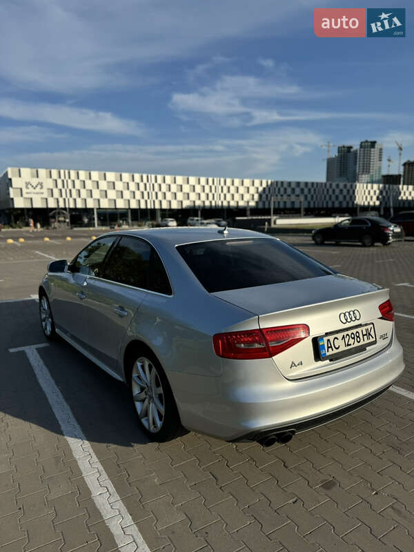 Седан Audi A4 2013 в Одессе