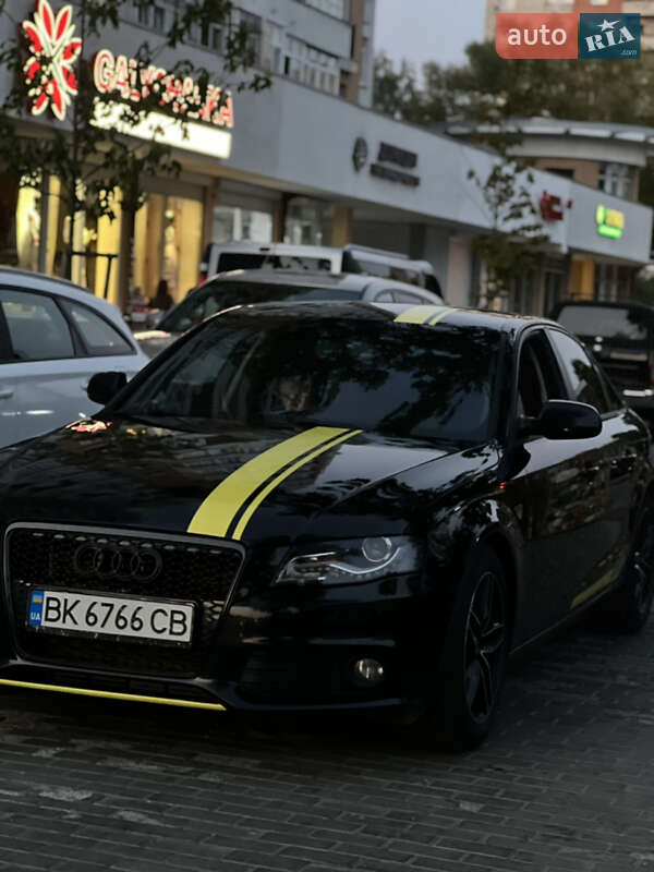 Седан Audi A4 2011 в Львові
