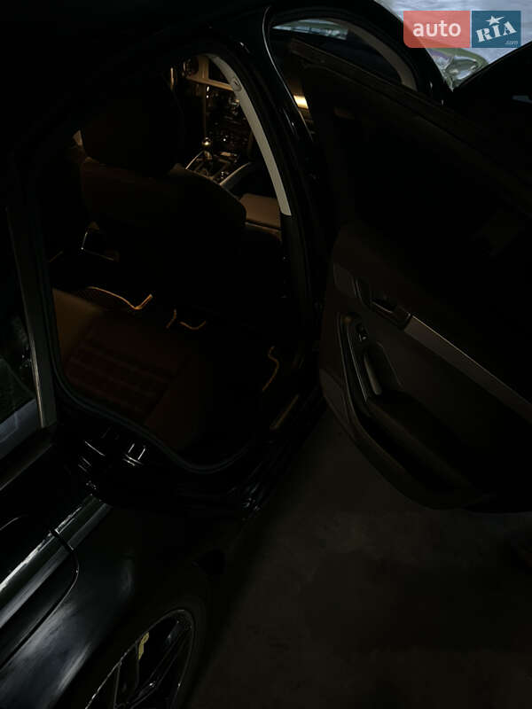 Седан Audi A4 2011 в Львові