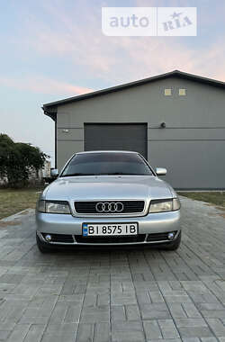 Седан Audi A4 1997 в Хоролі