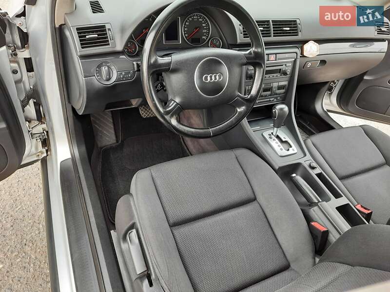 Седан Audi A4 2004 в Запорожье